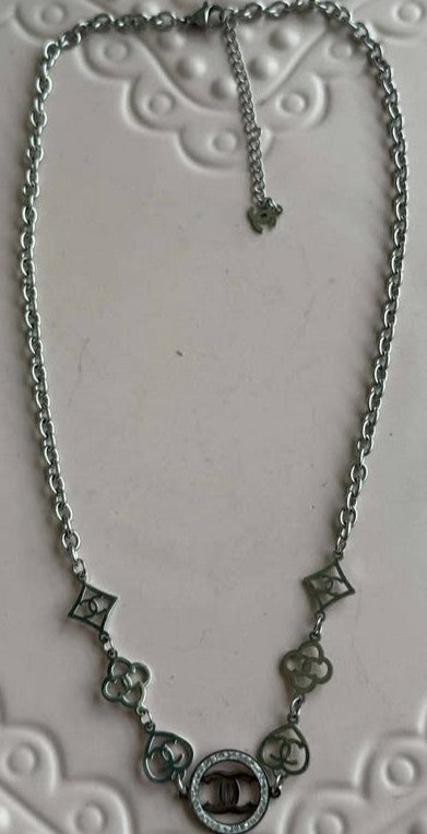 Necklace C circles silver