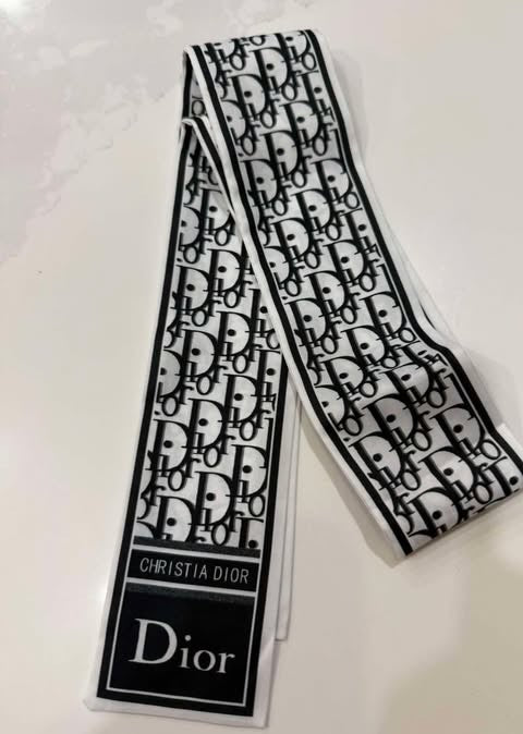 Purse scarf CD black square