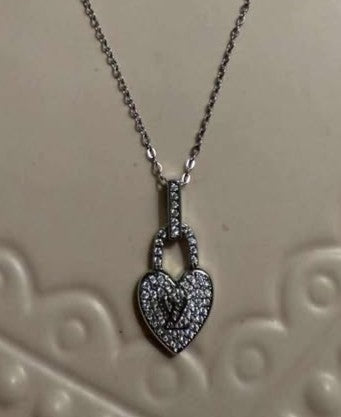 Necklace L heart lock silver