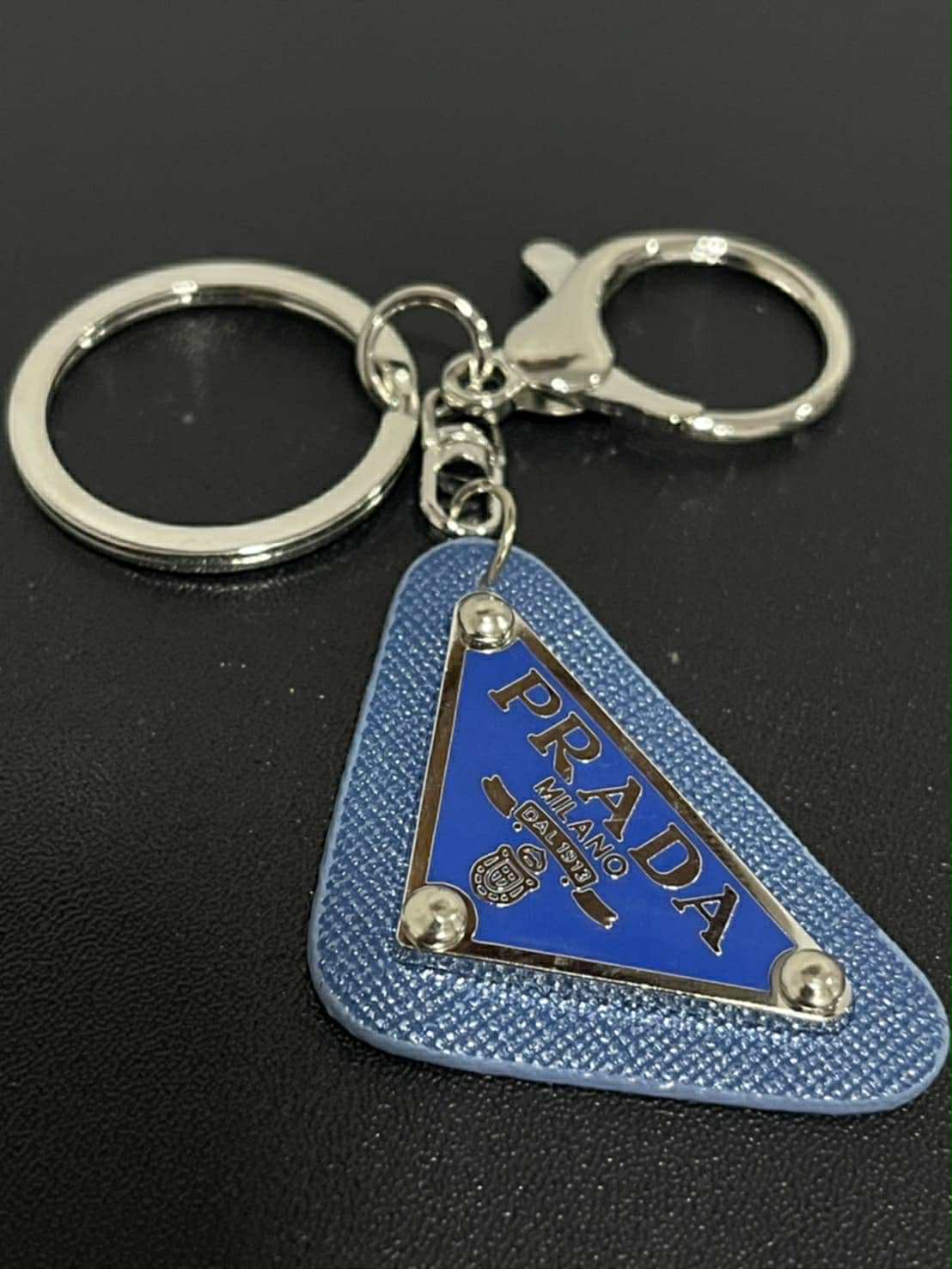 Fashion keychain P blue
