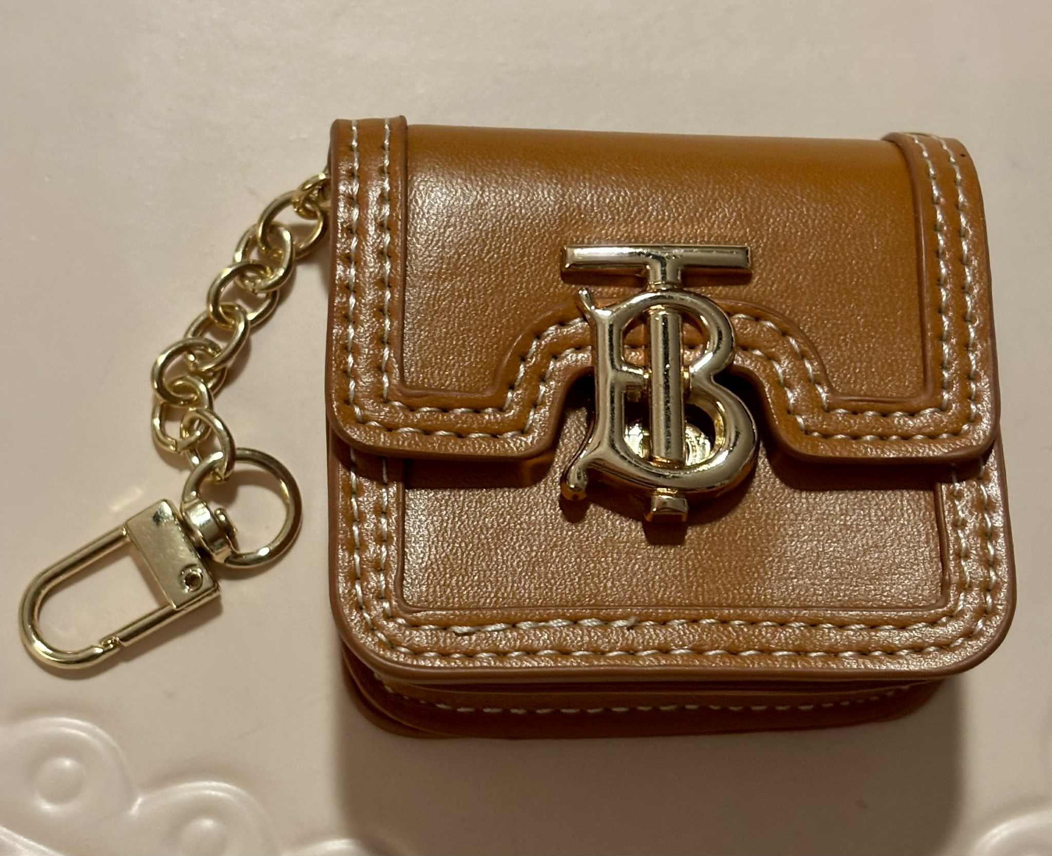 Air Pod case T brown