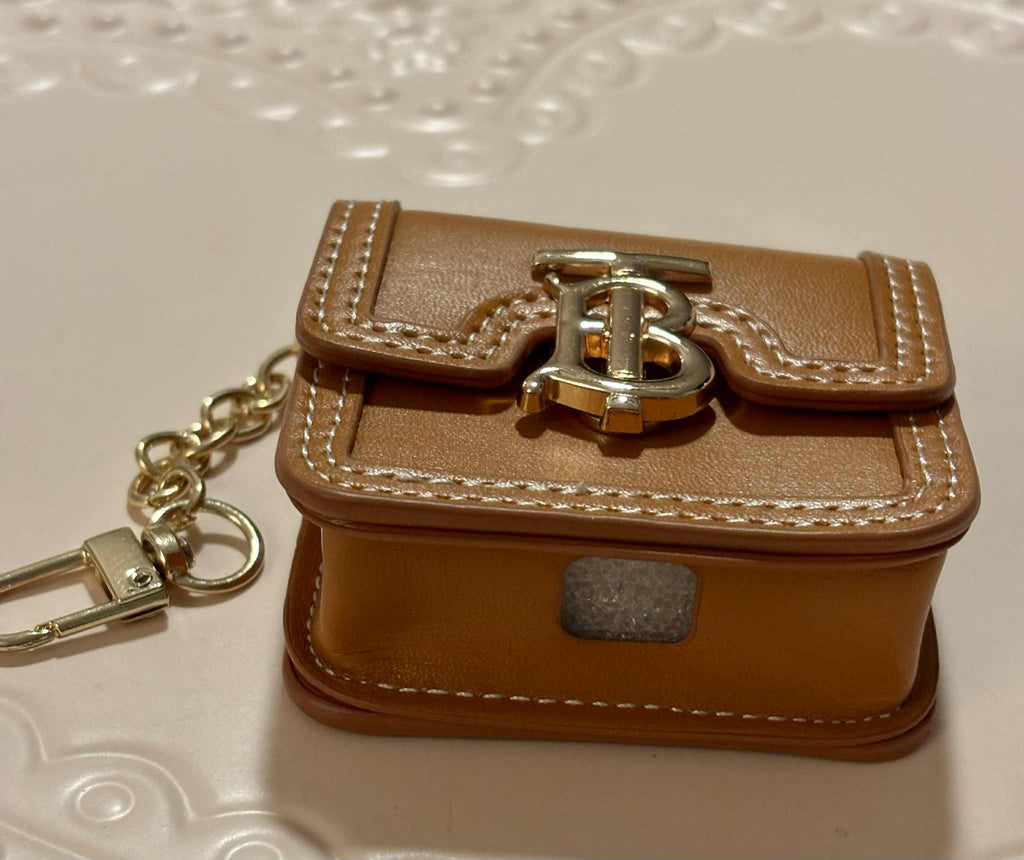 Air Pod case T brown