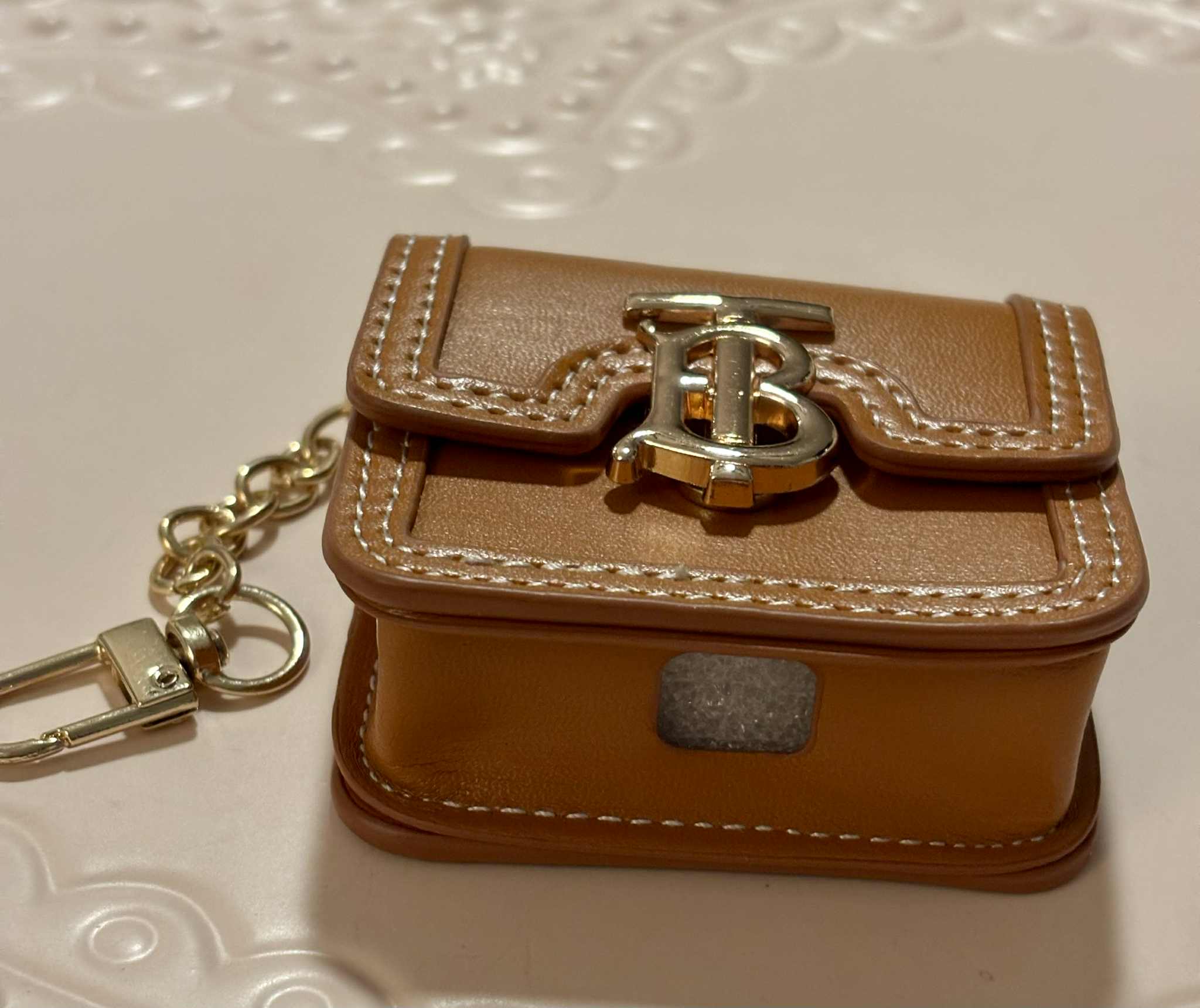 Air Pod case T brown