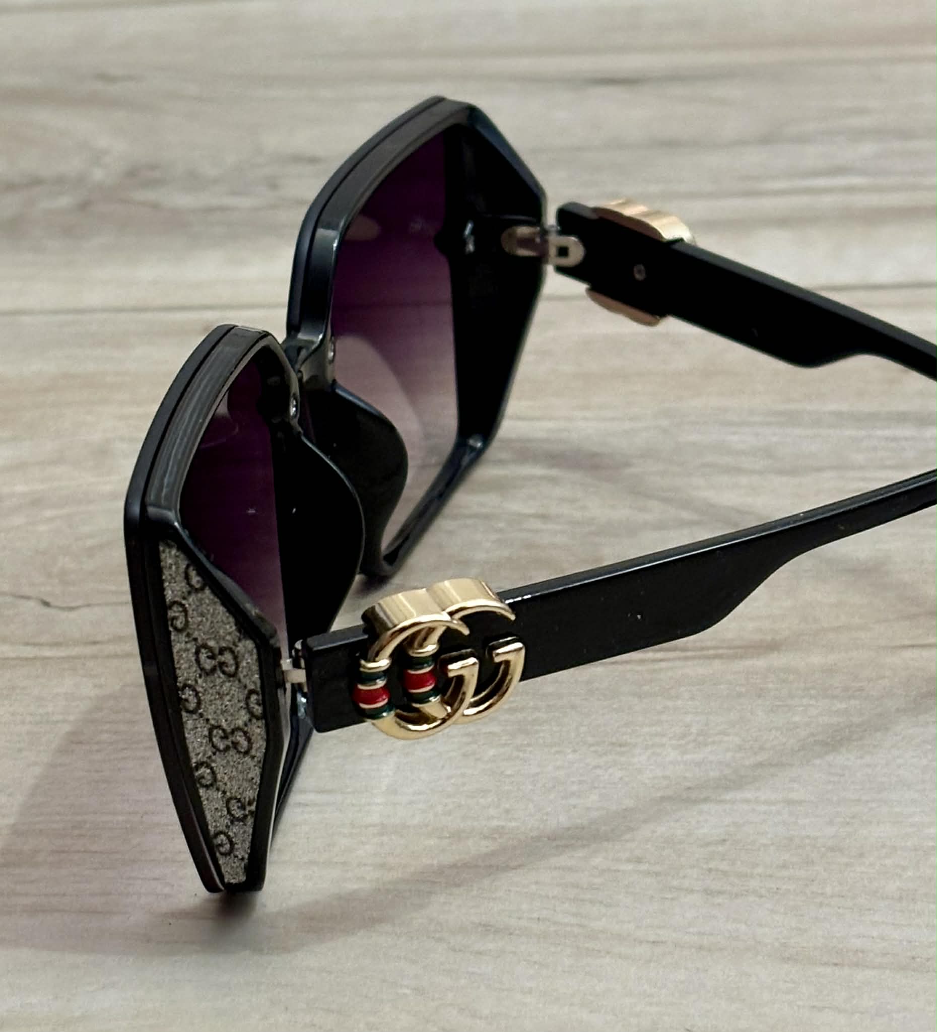 Sunglasses G black