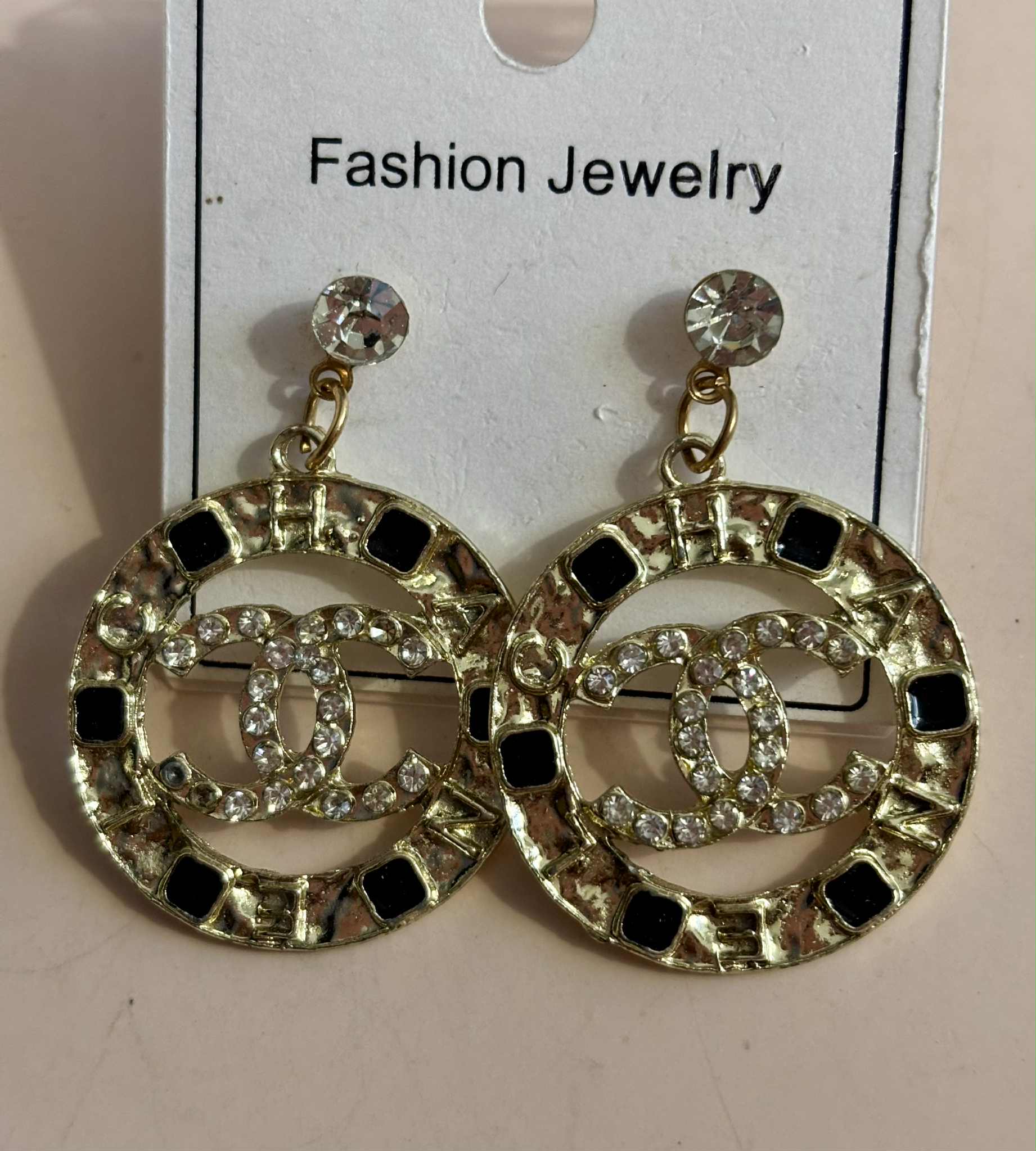 Earrings C hoop with black gold