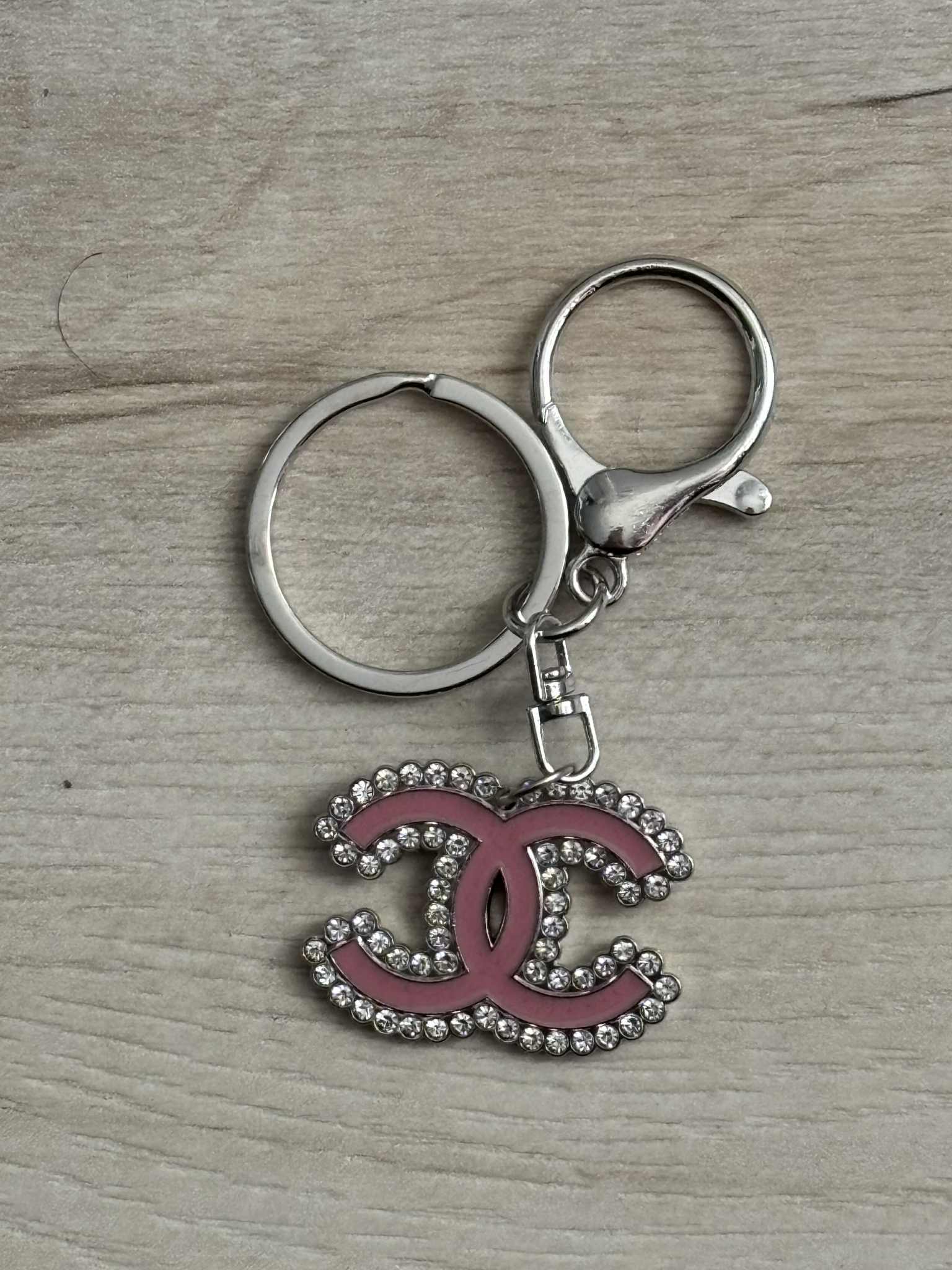 Keychain C metal pink