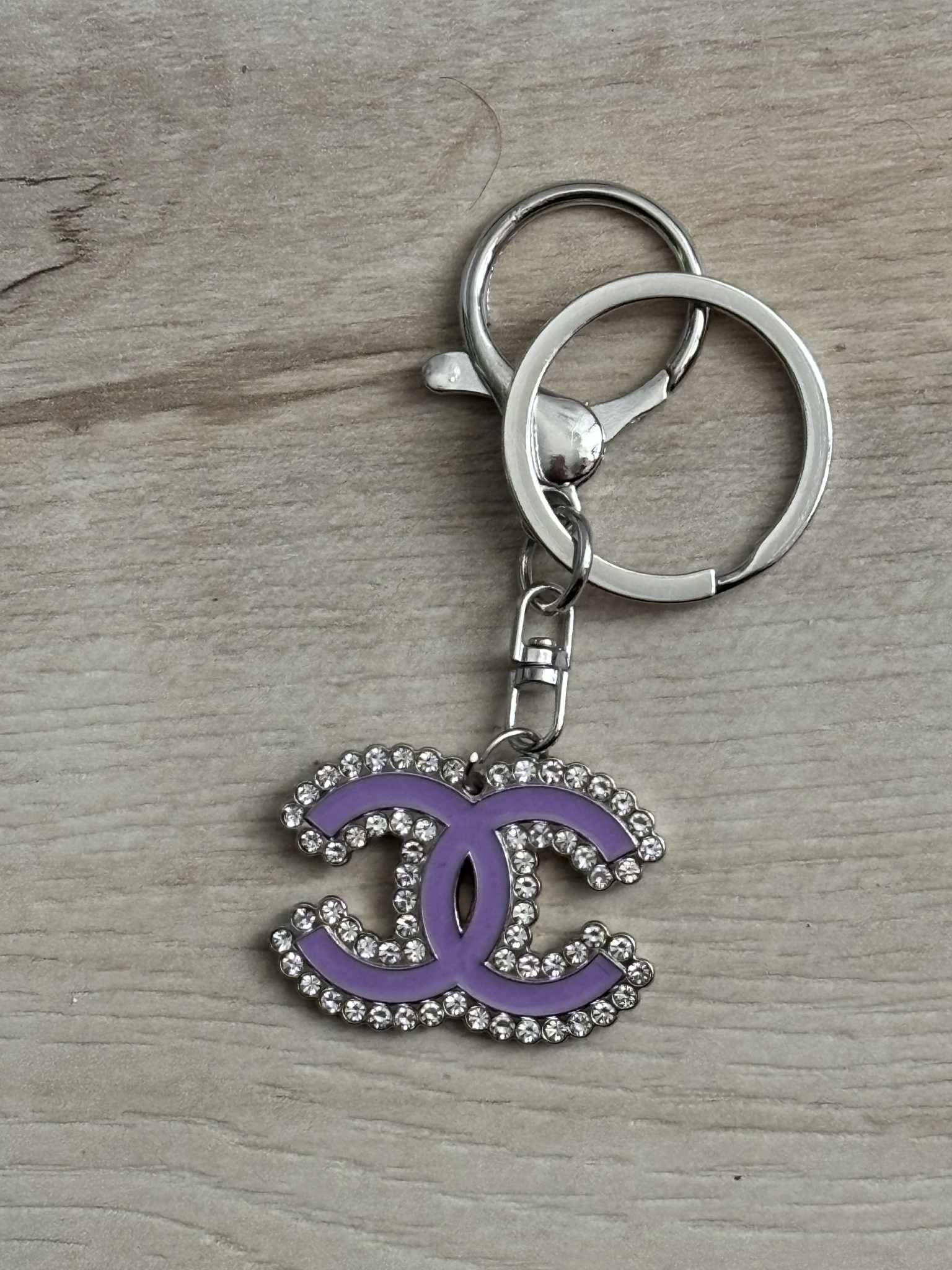 Keychain C metal purple
