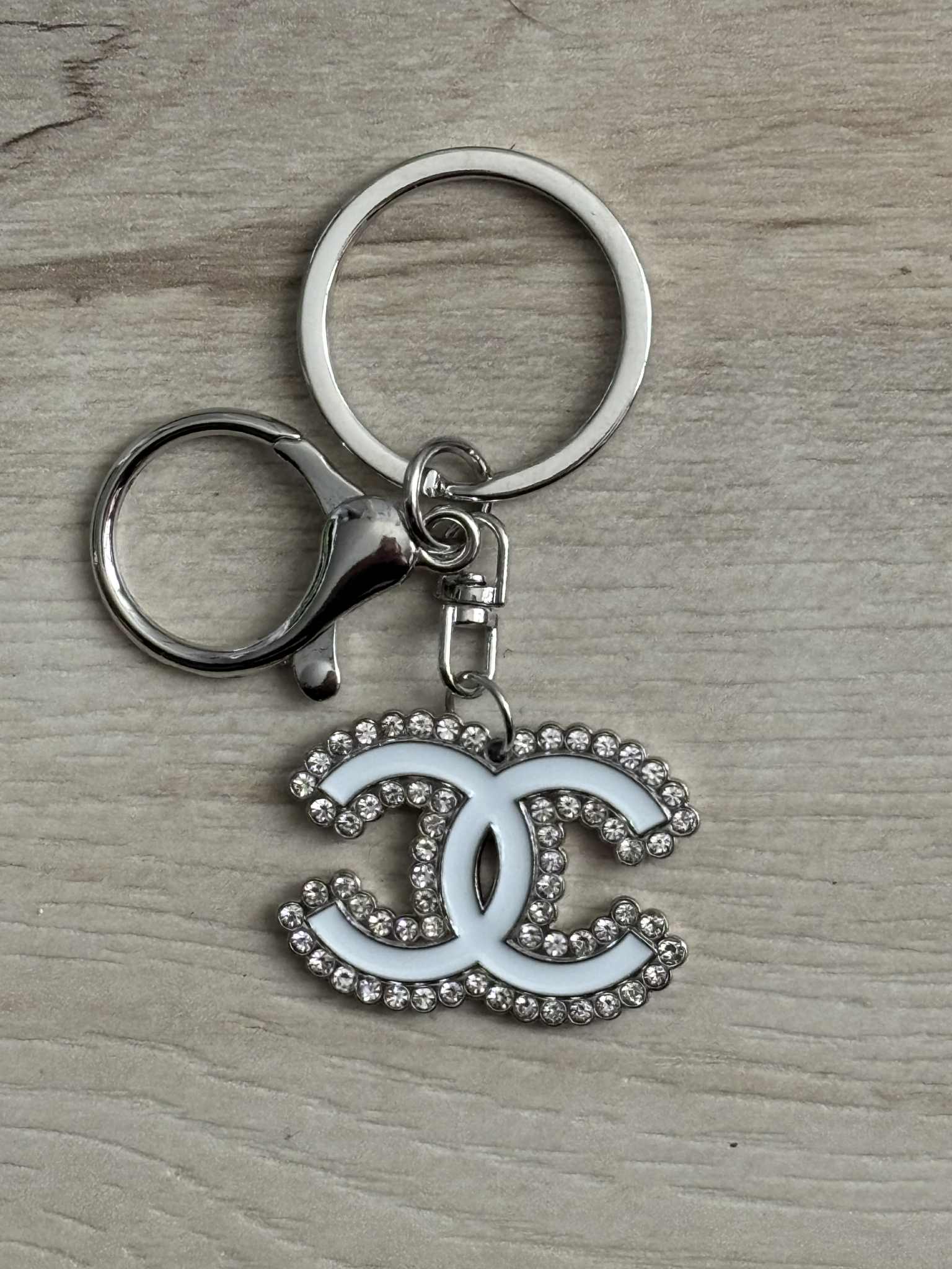 Keychain C metal white