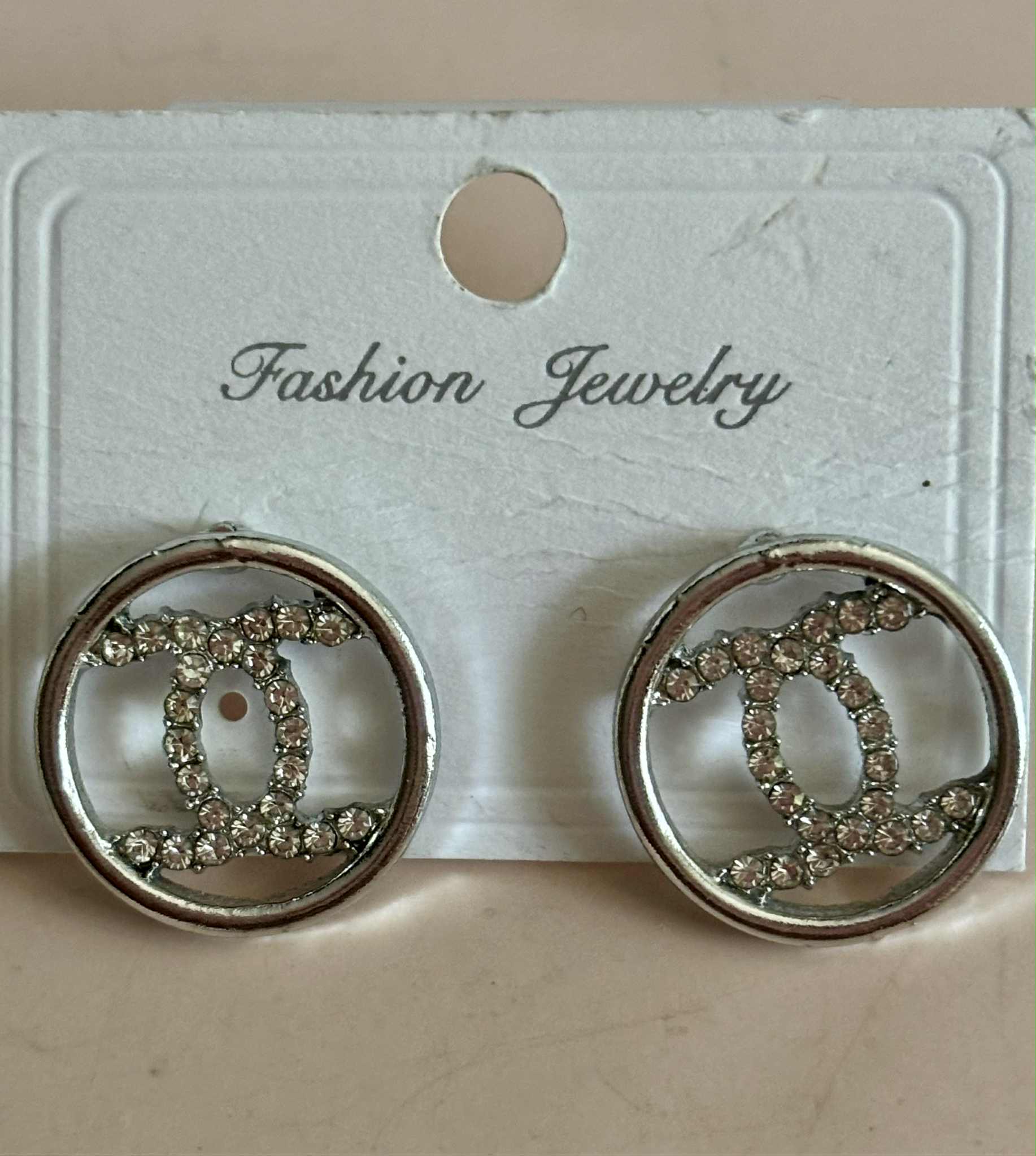 Earrings C round silver