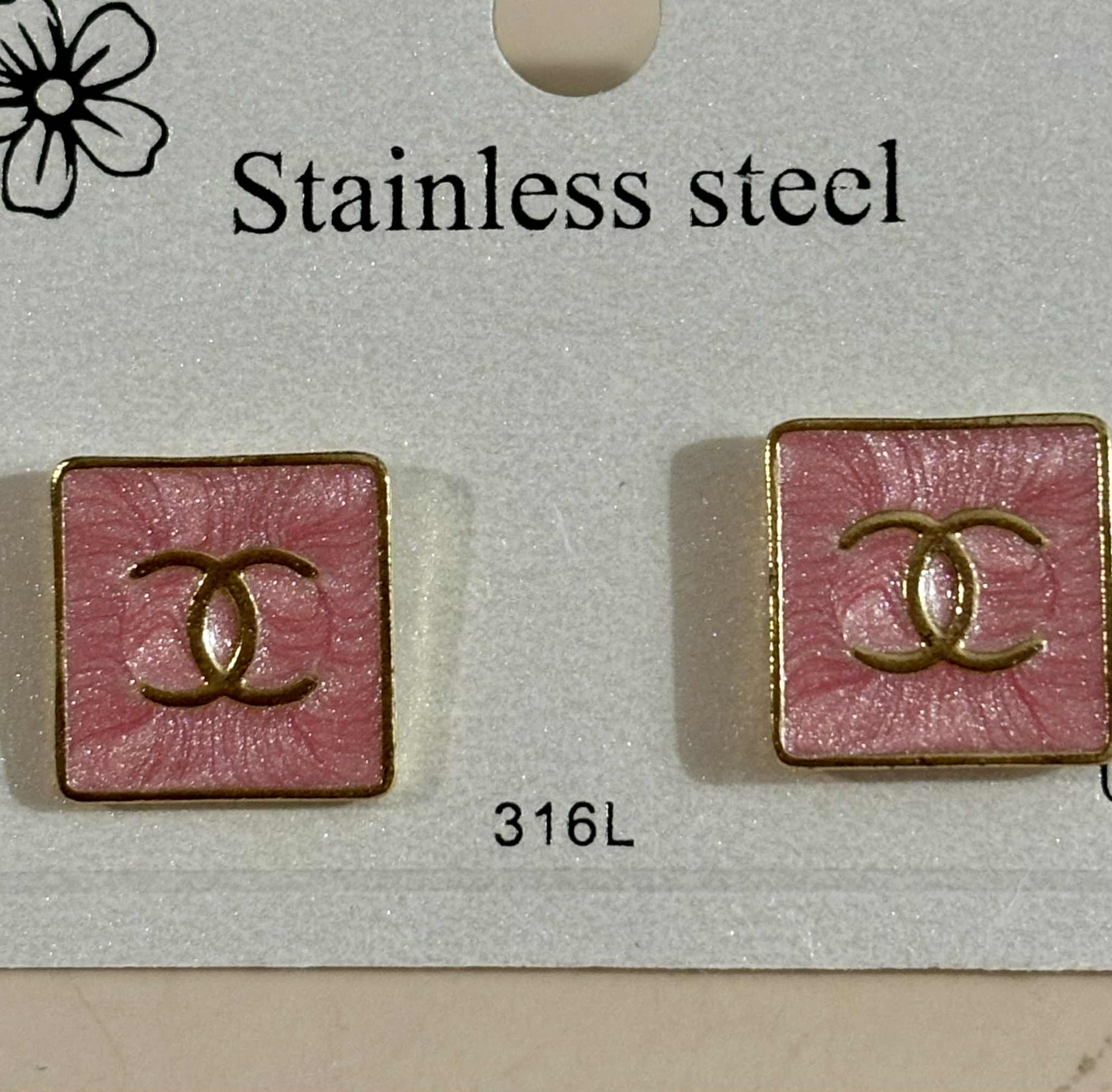 Earrings C tiny pink square gold