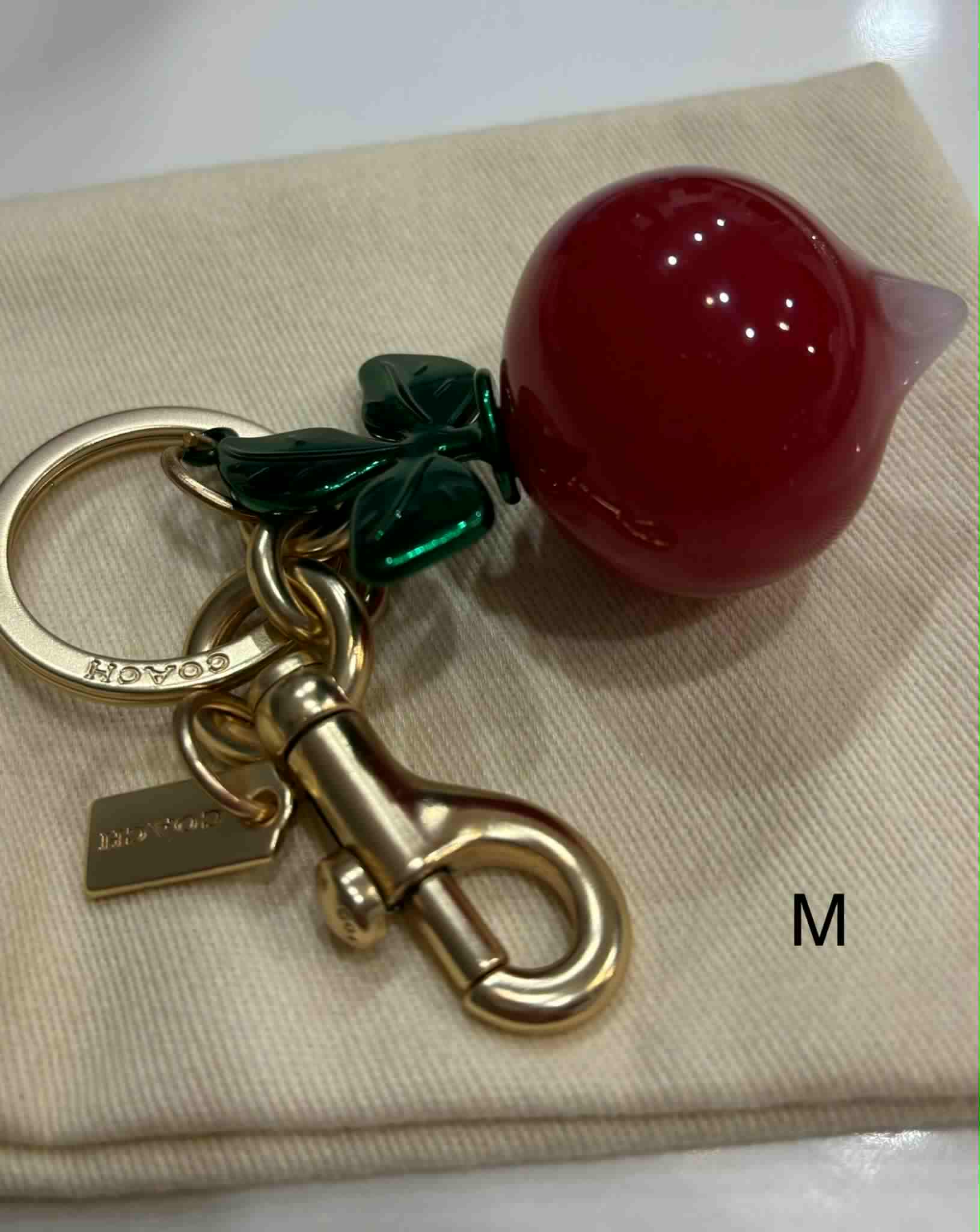 Keychain C turnip