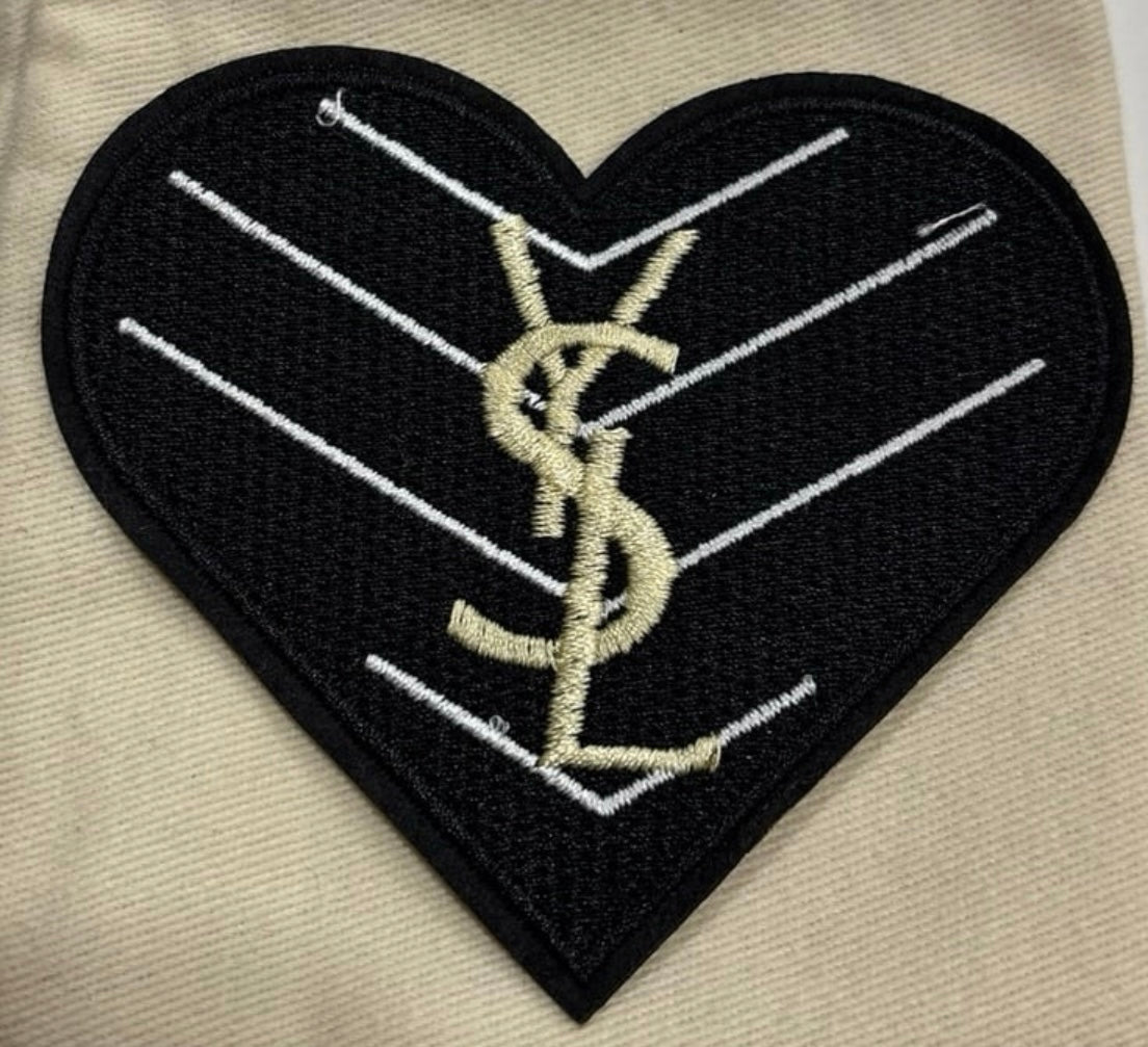 Patch black Y heart