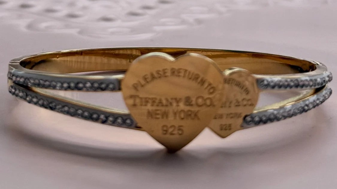 Bangle T hearts gold