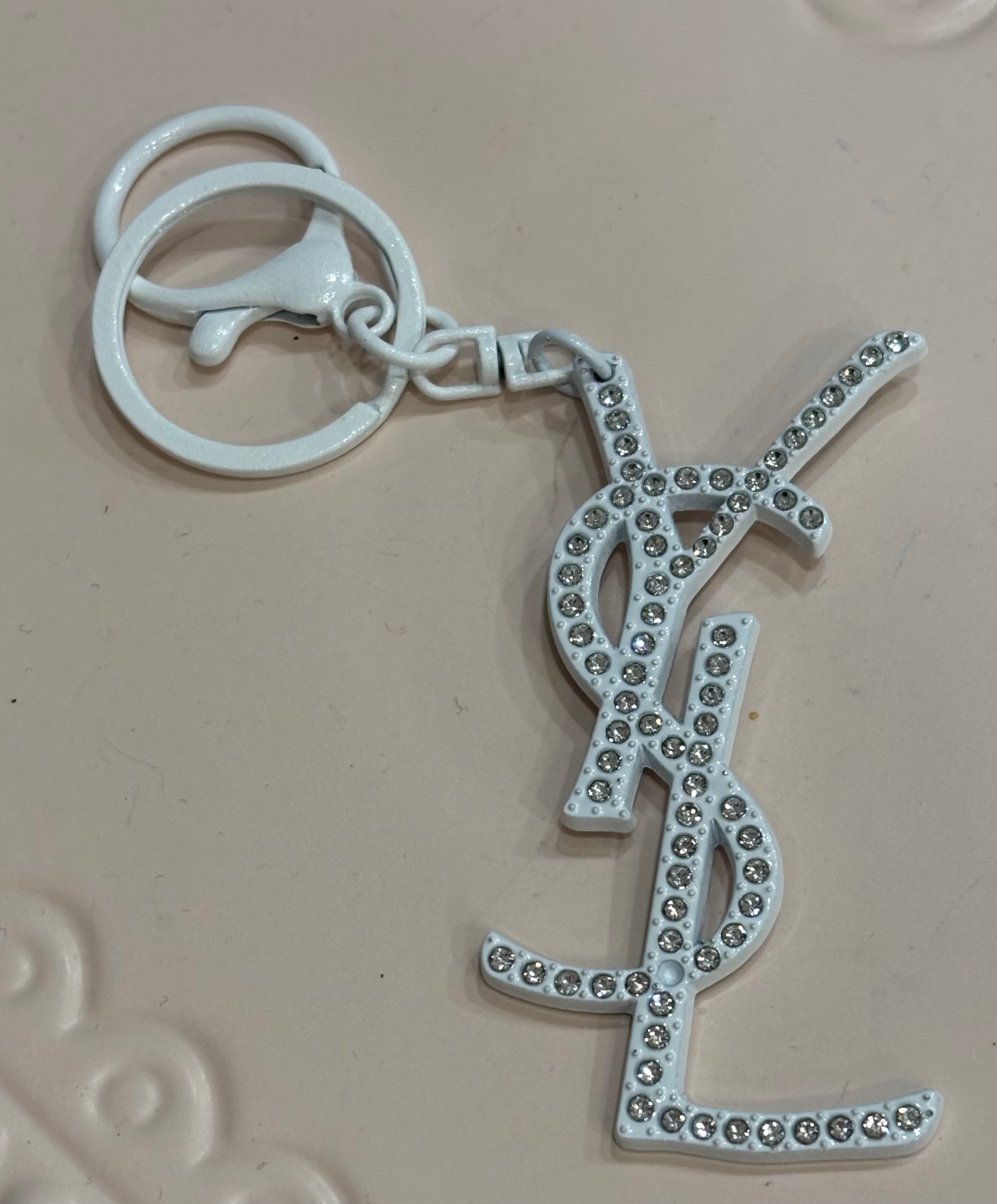 Keychain Y white