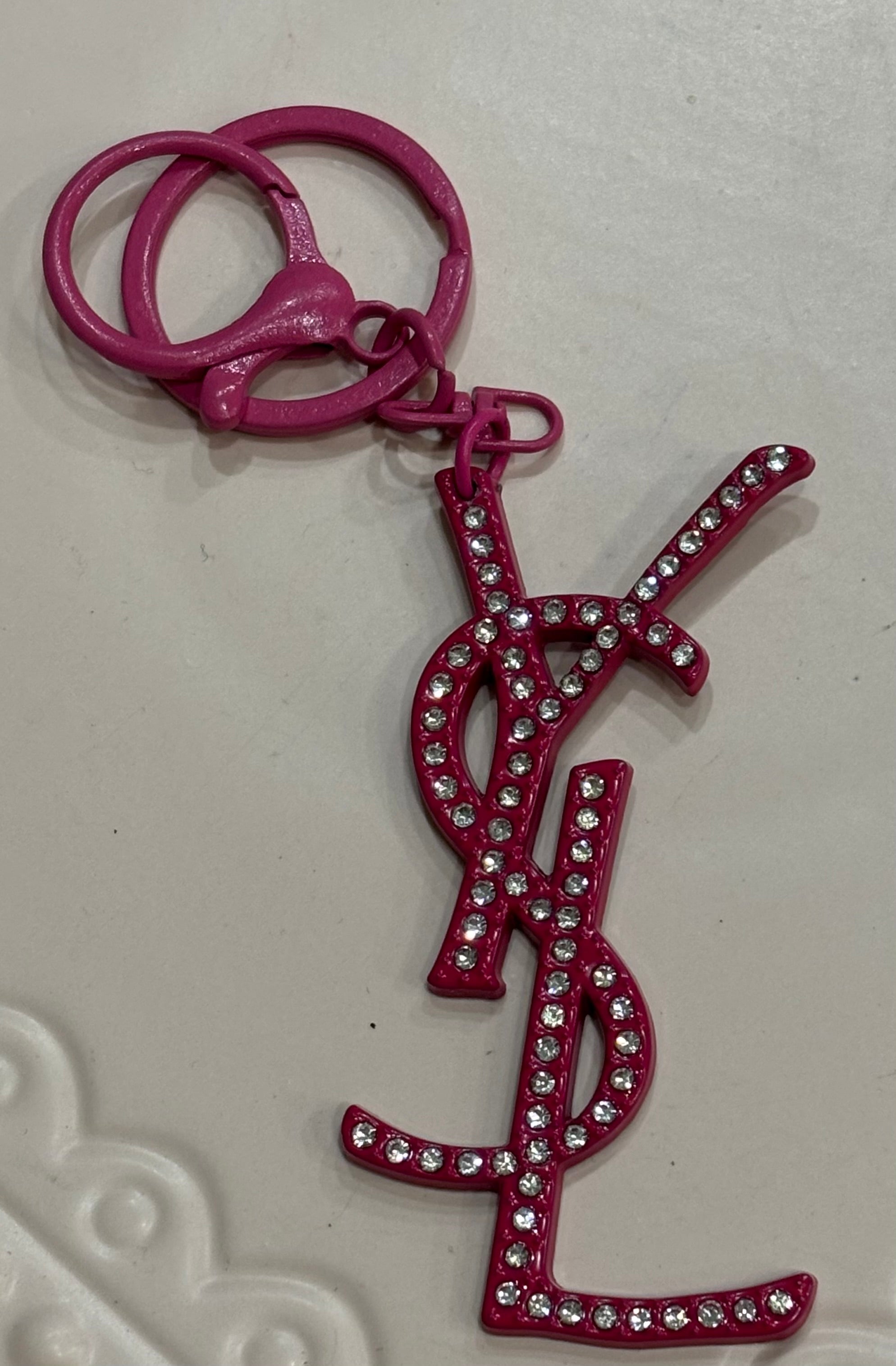 Keychain Y hot pink
