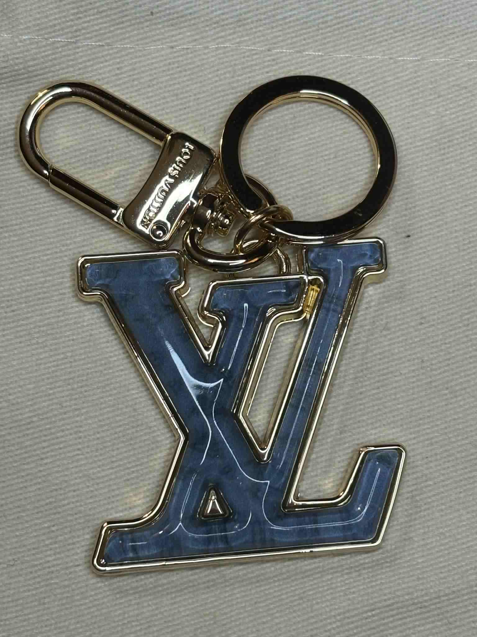 Keychain L blue green
