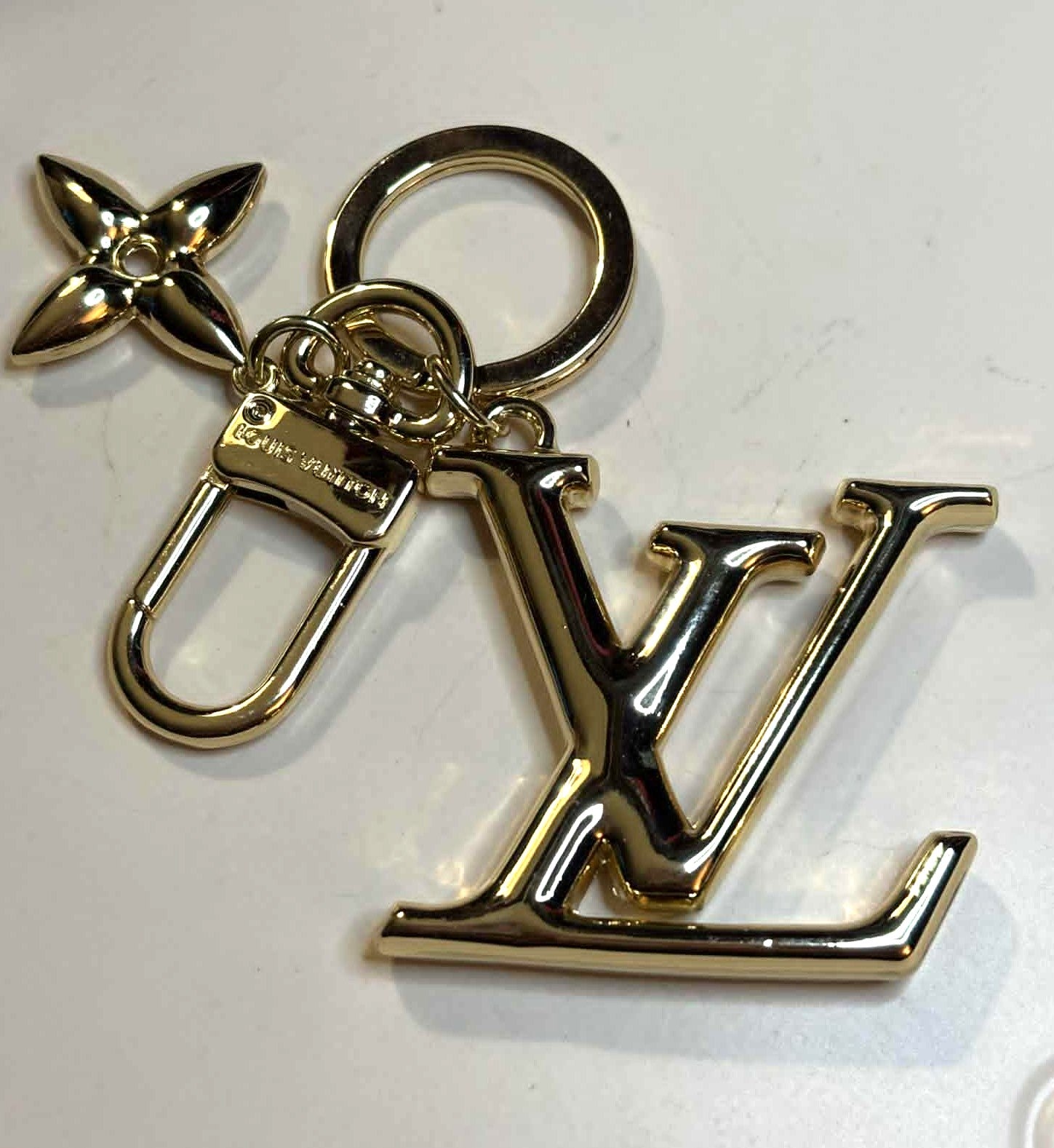 Keychain L gold on gold