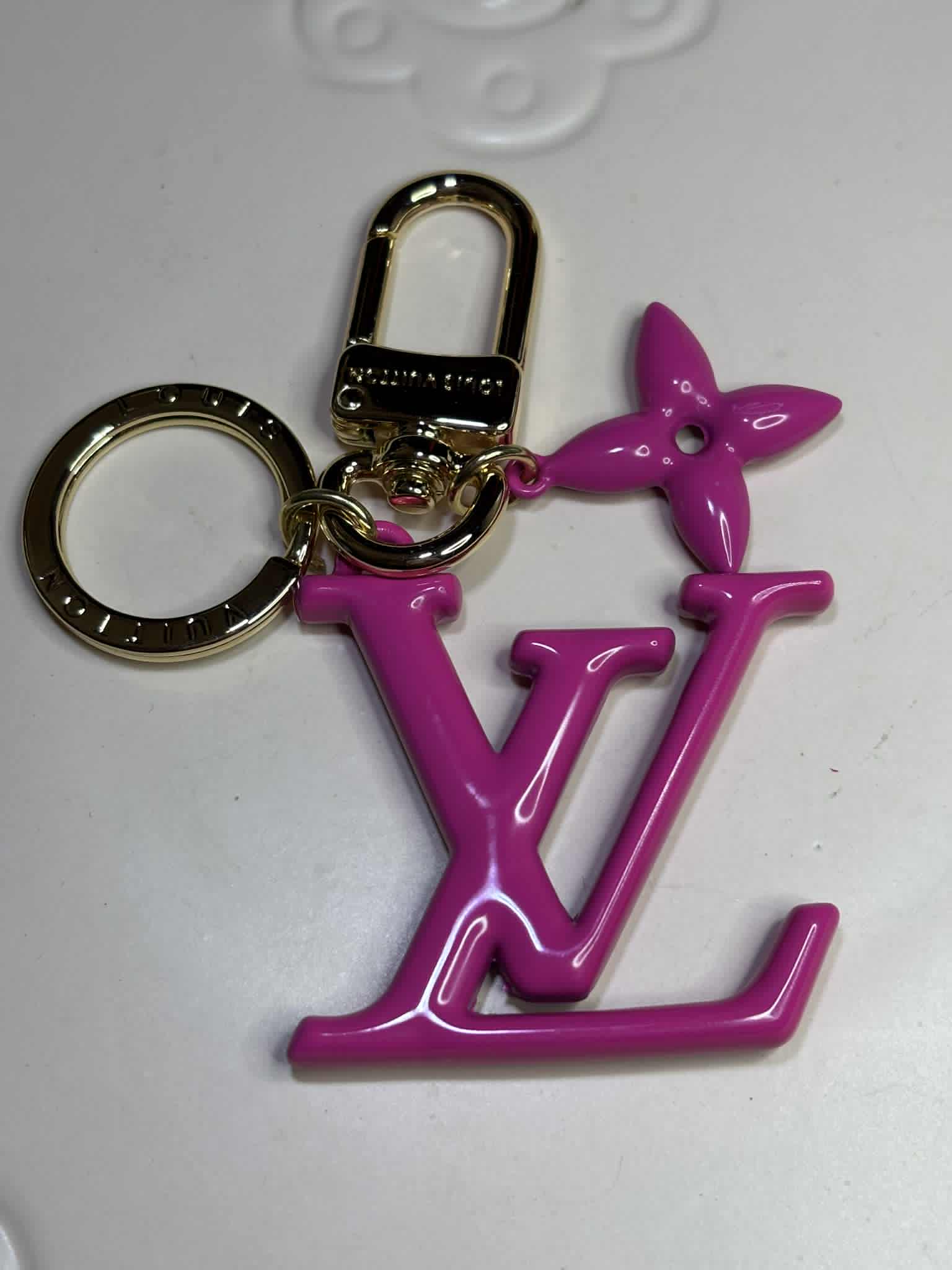 Keychain L hot pink