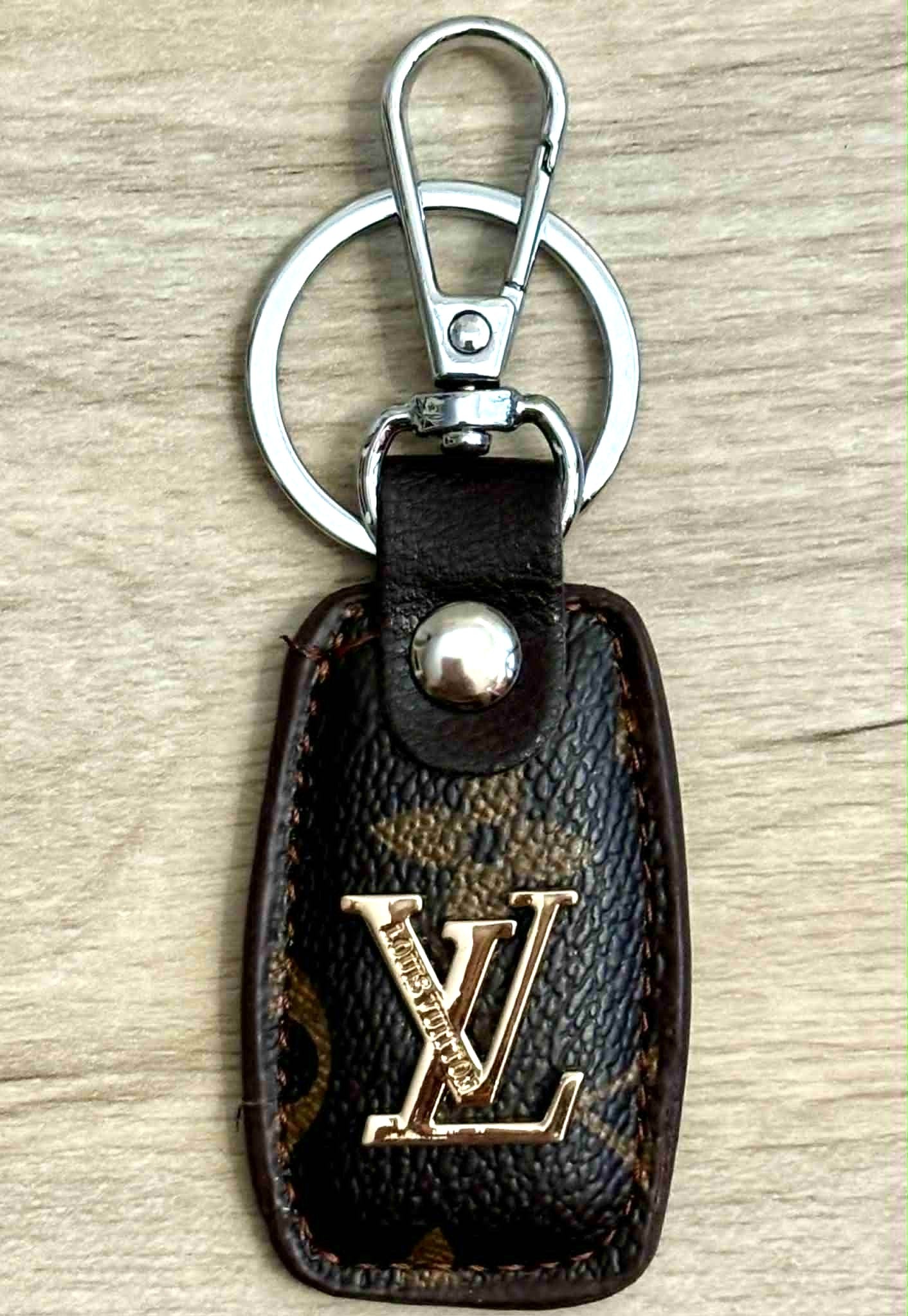 Keychain L leather