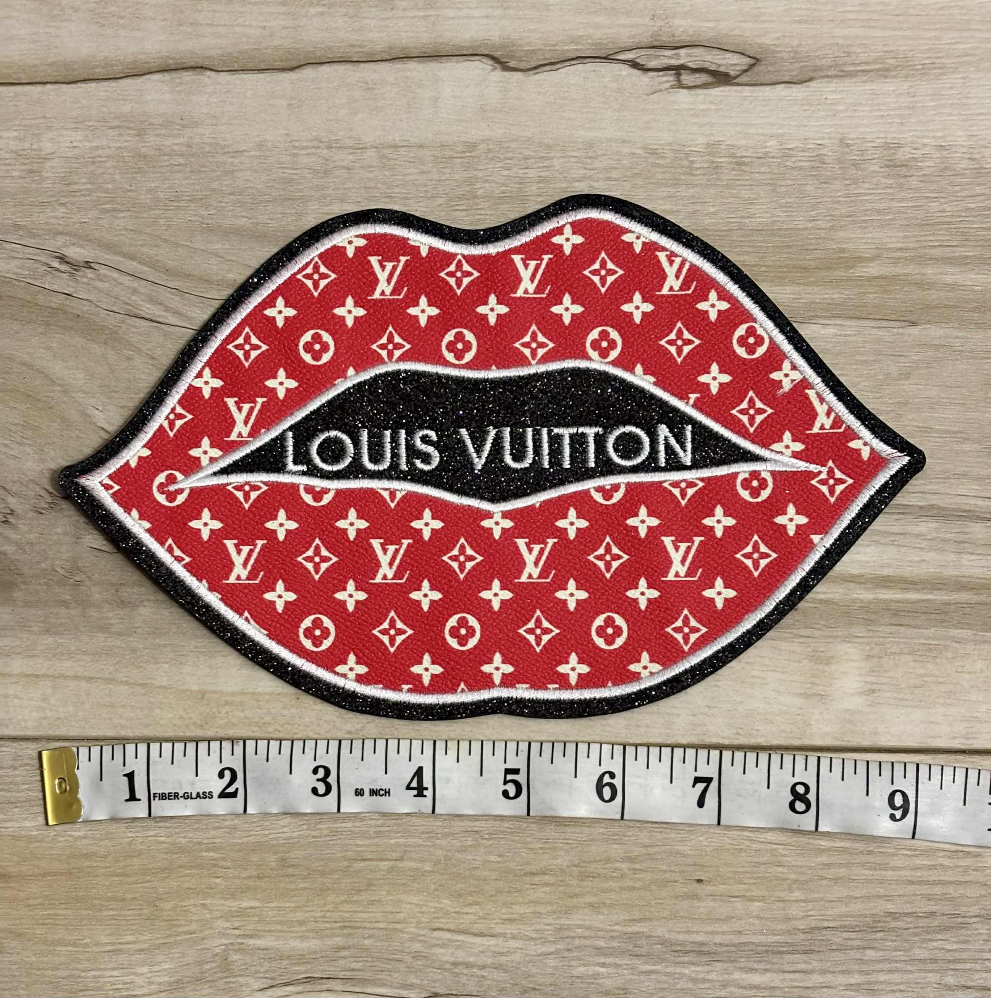 Patch L lips red