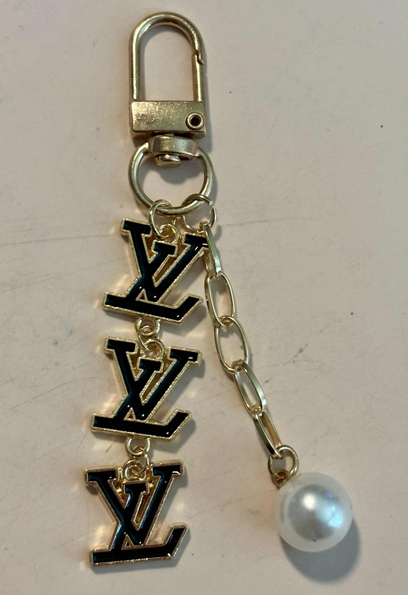 Bag charm L pearl black 3"