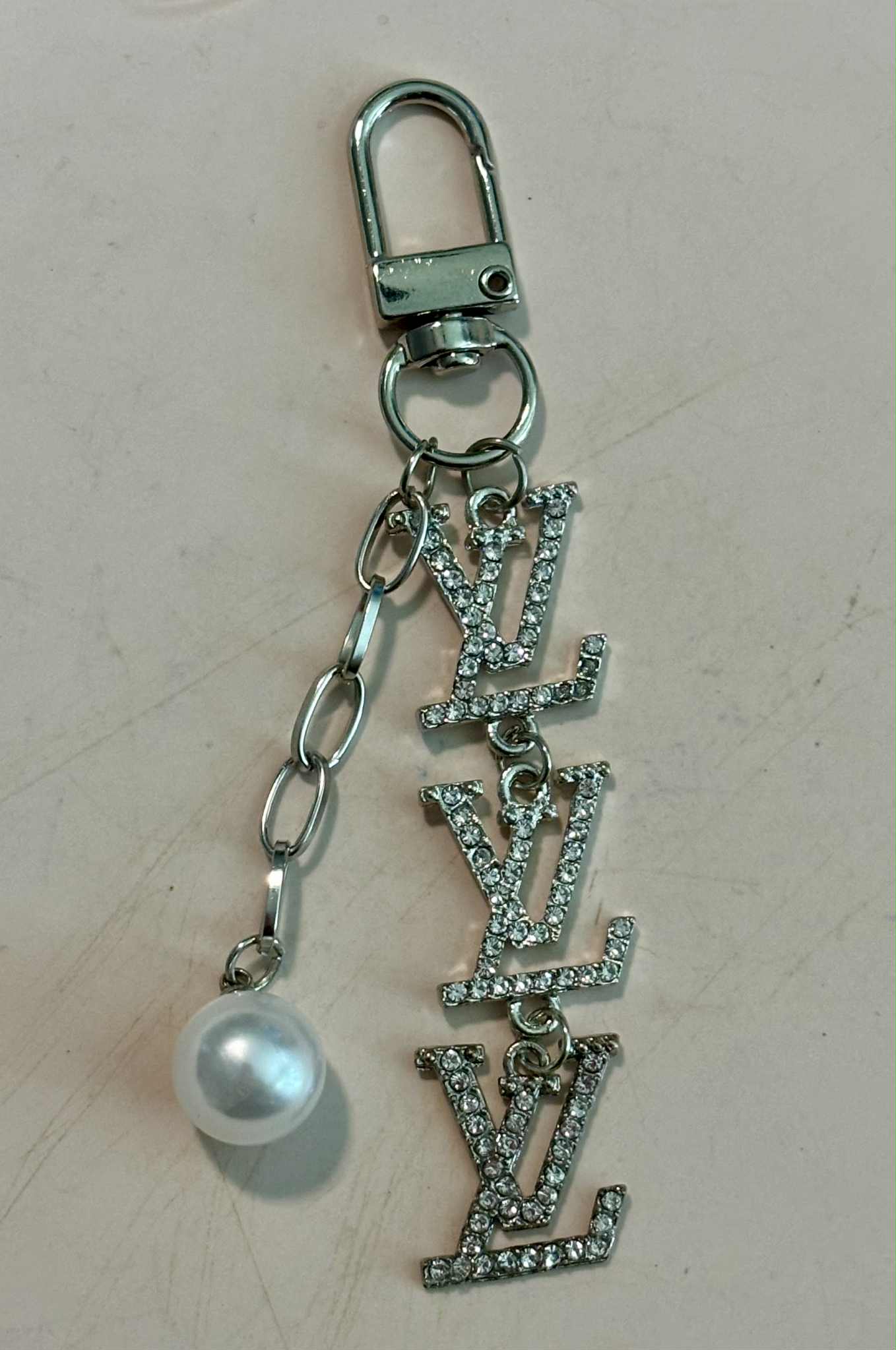 Bag charm L pearl silver 3"