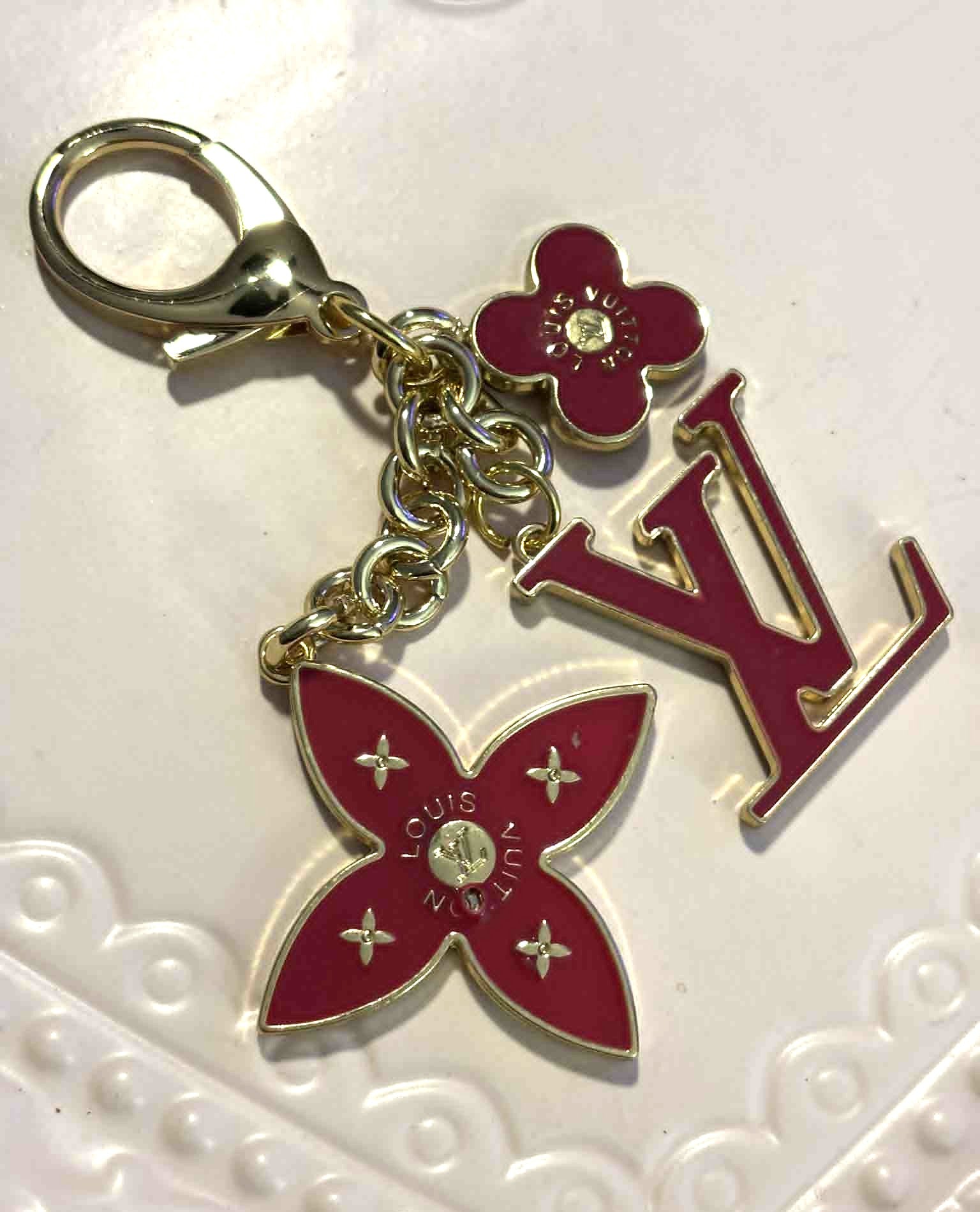 Keychain L purple with big flower