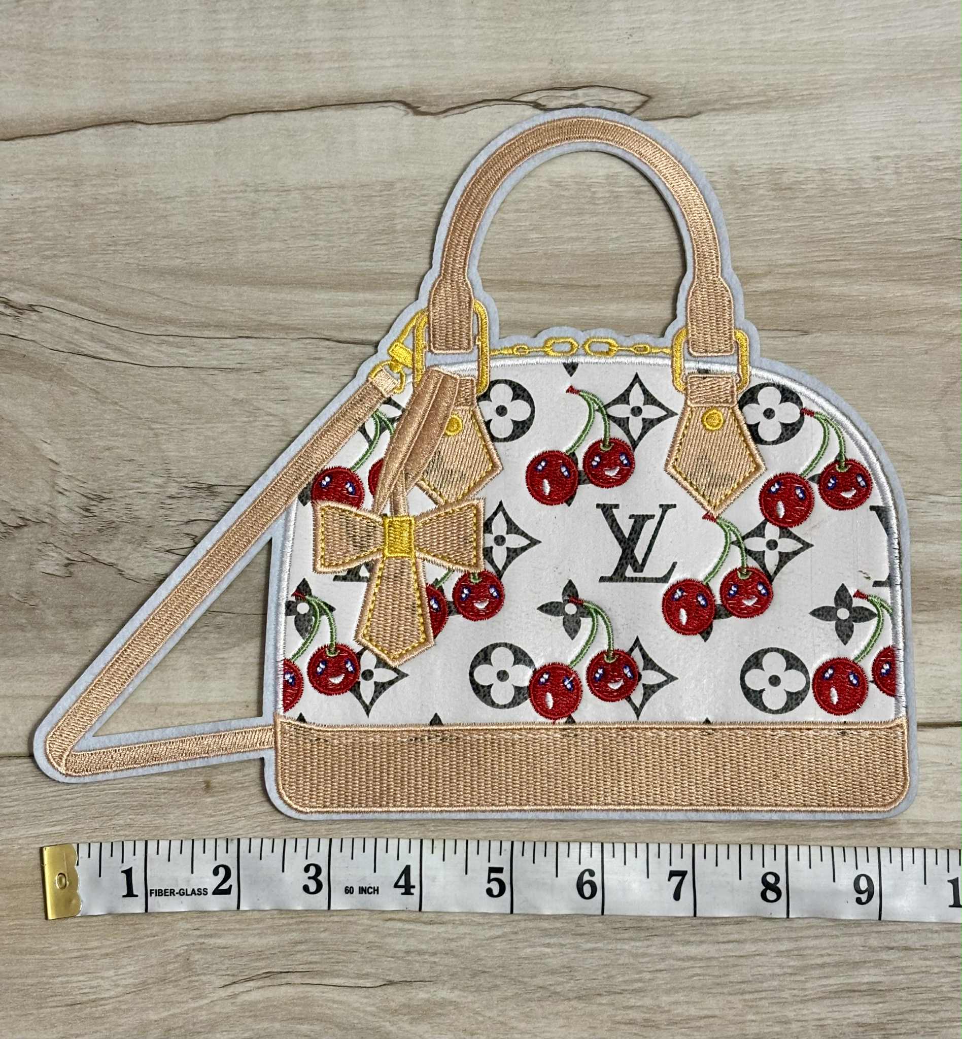 Patch L purse white