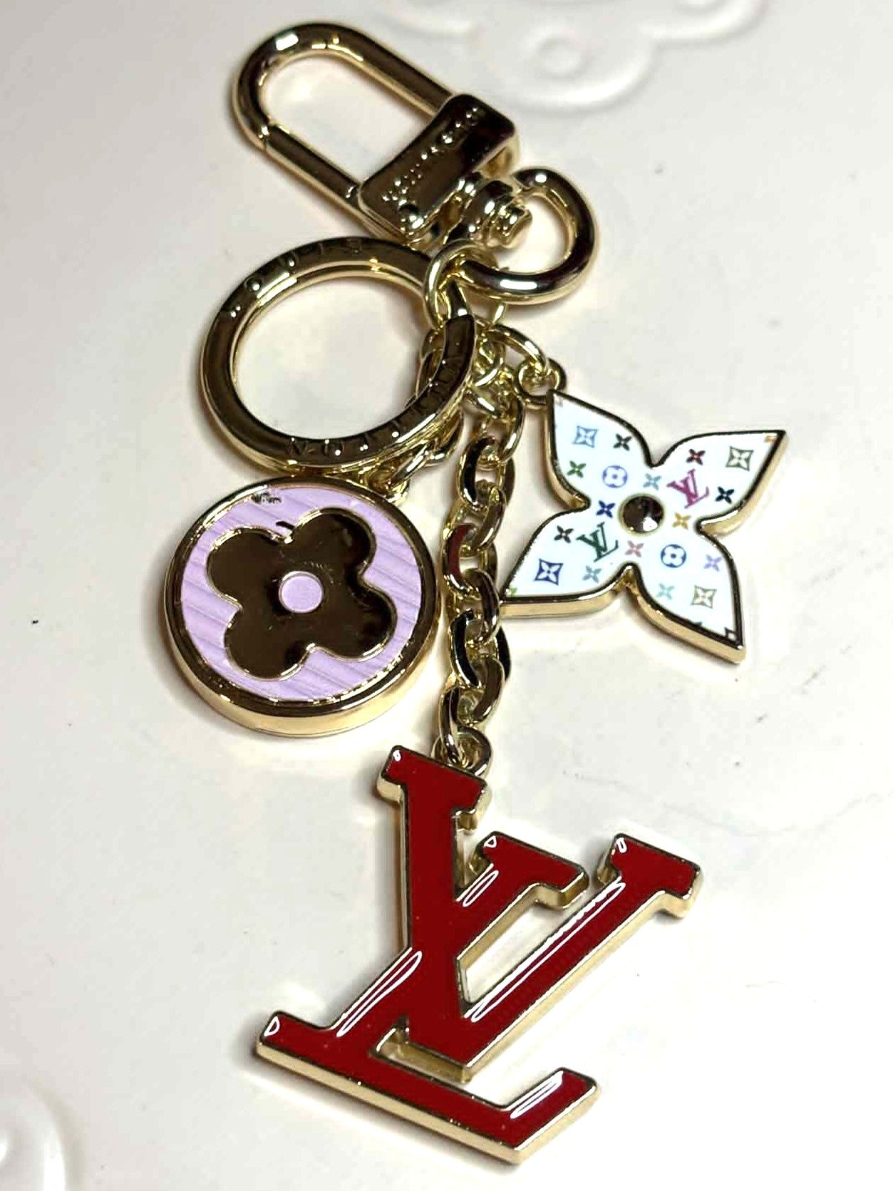 Keychain L red with white