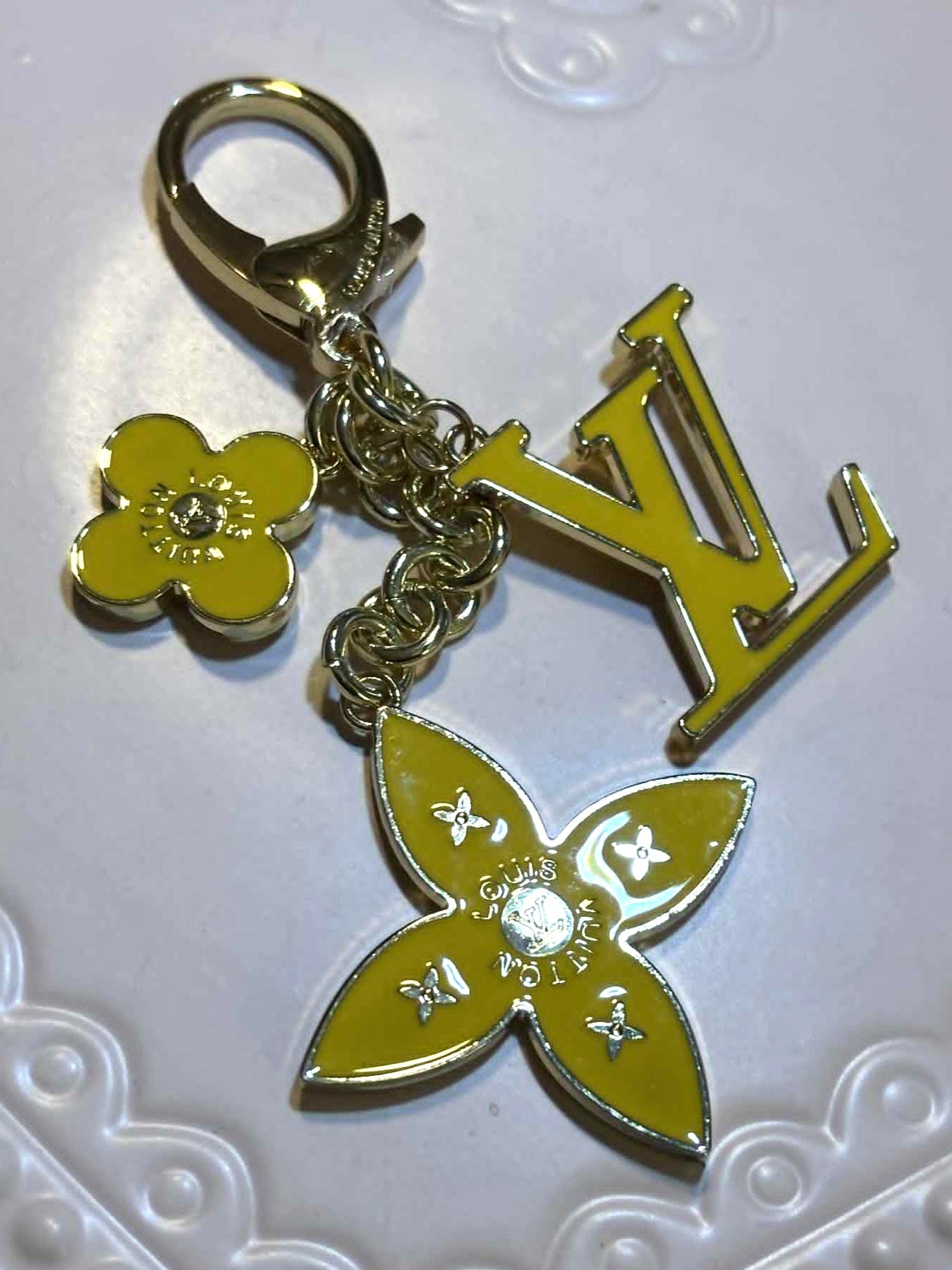 Keychain L yellow