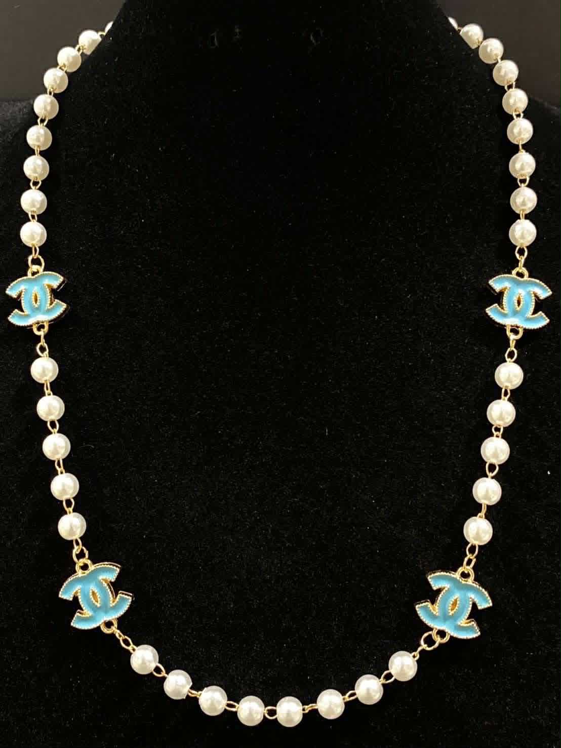 Pearl necklace C teal