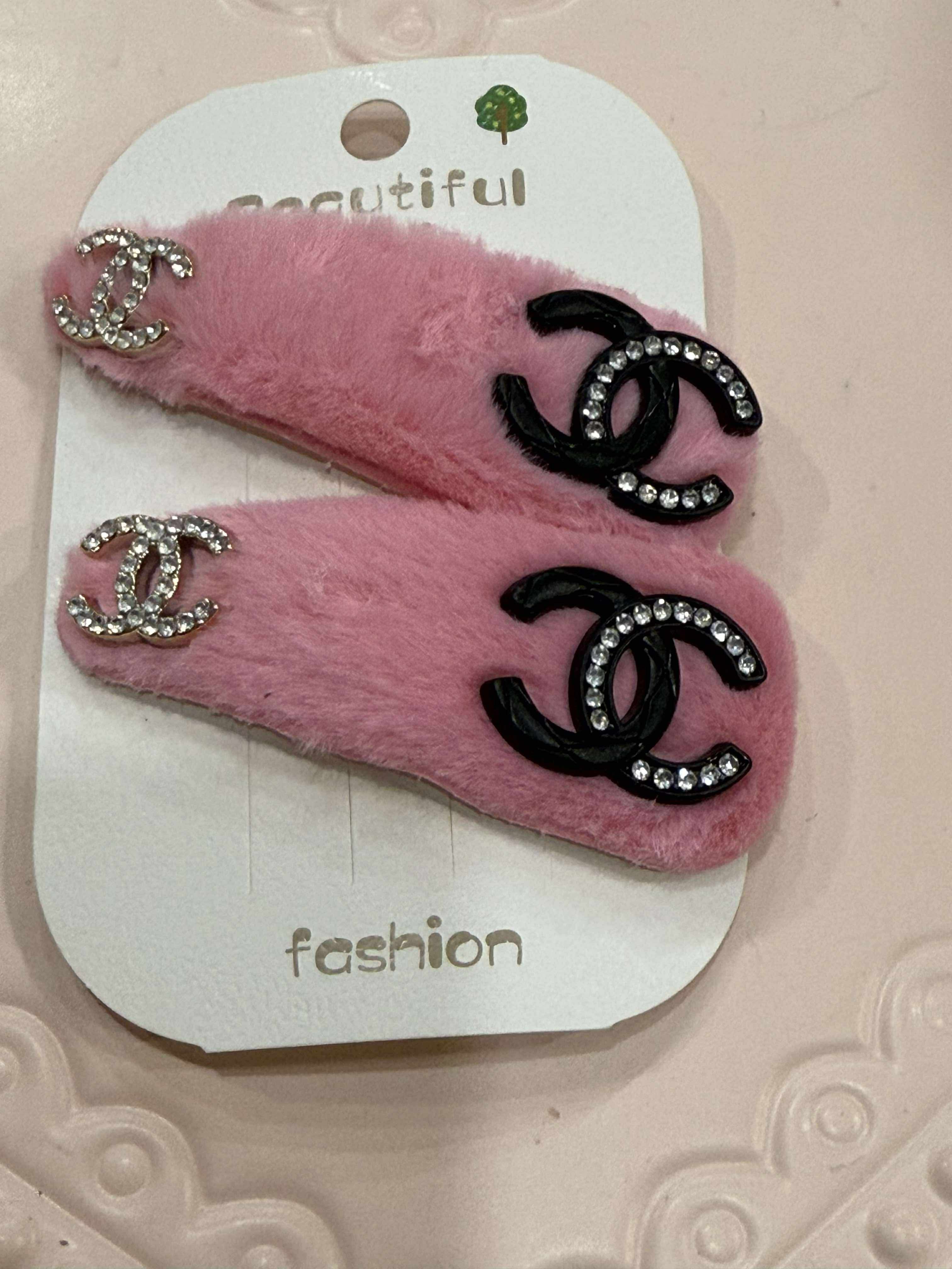 Hair clips fuzzy C pink