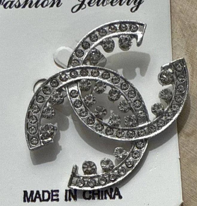 Broach C silver tone